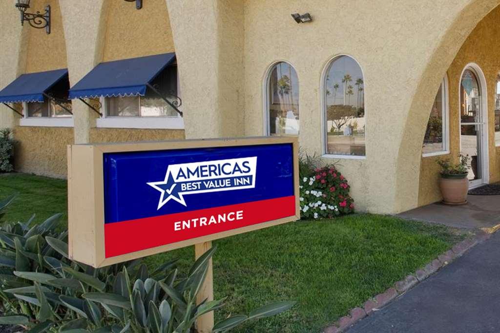 Americas Best Value Inn Amarillo Downtown Exterior photo